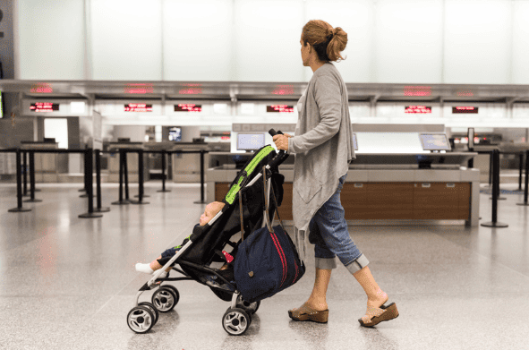 विमान प्रवास strollers